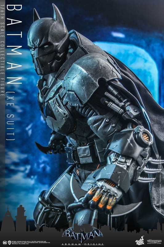 Batman XE Suit - Batman: Arkham Origins - Hot Toys 1/6 Scale Collectible Figure