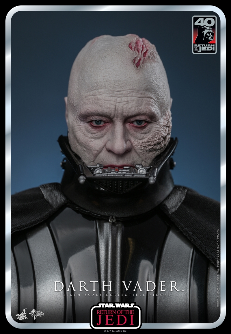 Darth Vader - Star Wars Episode VI: Return of the Jedi - Hot Toys MMS700 1/6th Scale Collectible Figure