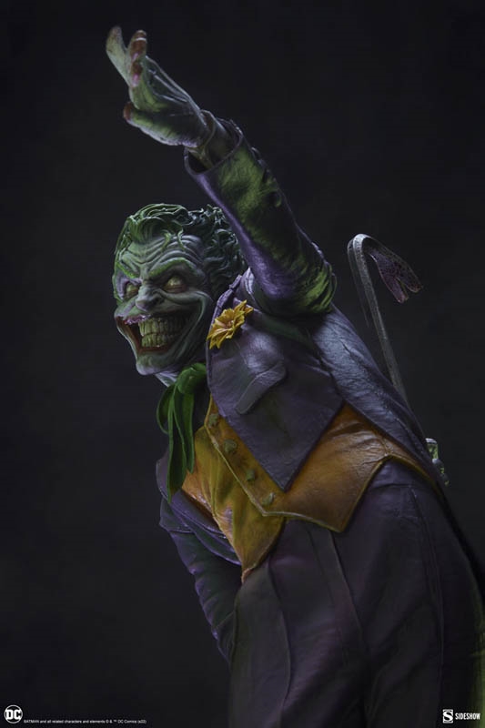 The Joker - DC Comics - Sideshow Premium Format Figure