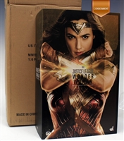 Wonder Woman - Justice League - MMS 450 - Hot Toys 1/6 Scale Figure - CONSIGNMENT