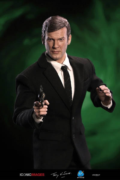 Roger Moore - DID 1/6 Scale Figure