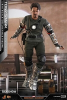 Tony Stark Mech Test Version - Iron Man - Hot Toys 1/6 Scale Figure