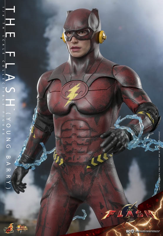 The Flash (Young Barry) - Hot Toys MMS723 1/6 Scale Figure