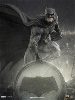 Batman on Batsignal Deluxe - DC Comics - Iron Studios 1/10 Scale Statue