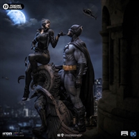 Batman and Catwoman - DC Comics - Sideshow Sixth Scale Diorama
