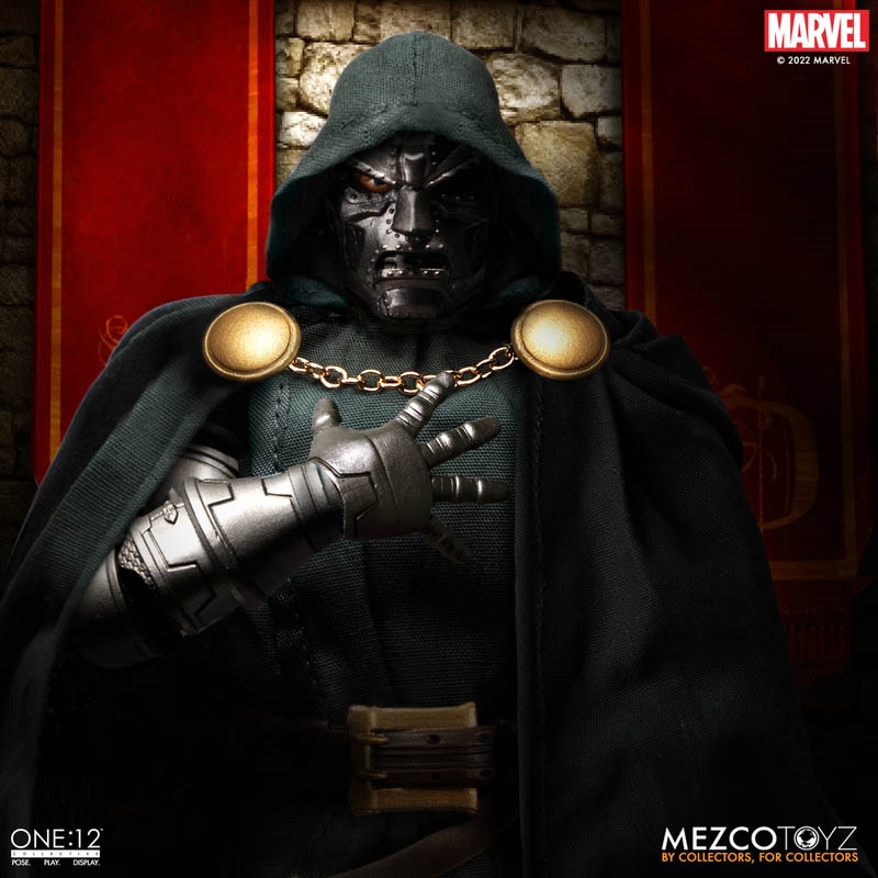 Doctor Doom - Marvel - Mezco  ONE:12 Scale Figure